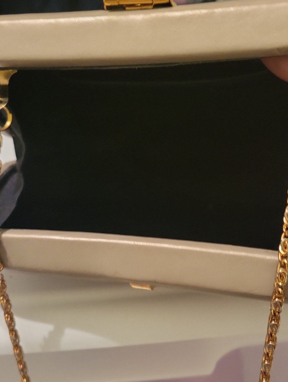 Elegant Taupe Crossbody Bag with Gold Chain By Formell By Paris. - Picture 5 of 14